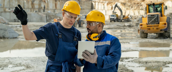 People construction 692x290